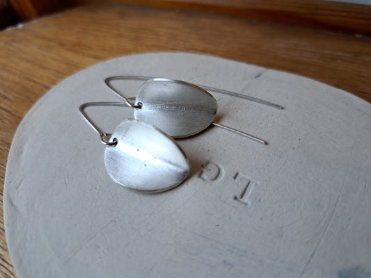 Carole Ramsden Silver - Folded silver oval drop earrings CR119