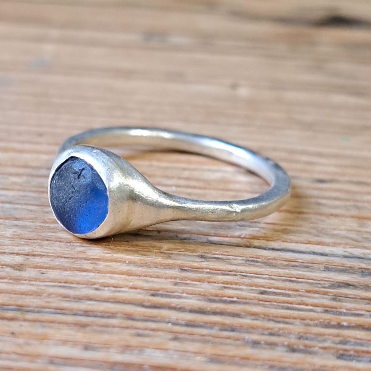 Carole Ramsden Silver - CR147 - Cobalt blue seaglass ring