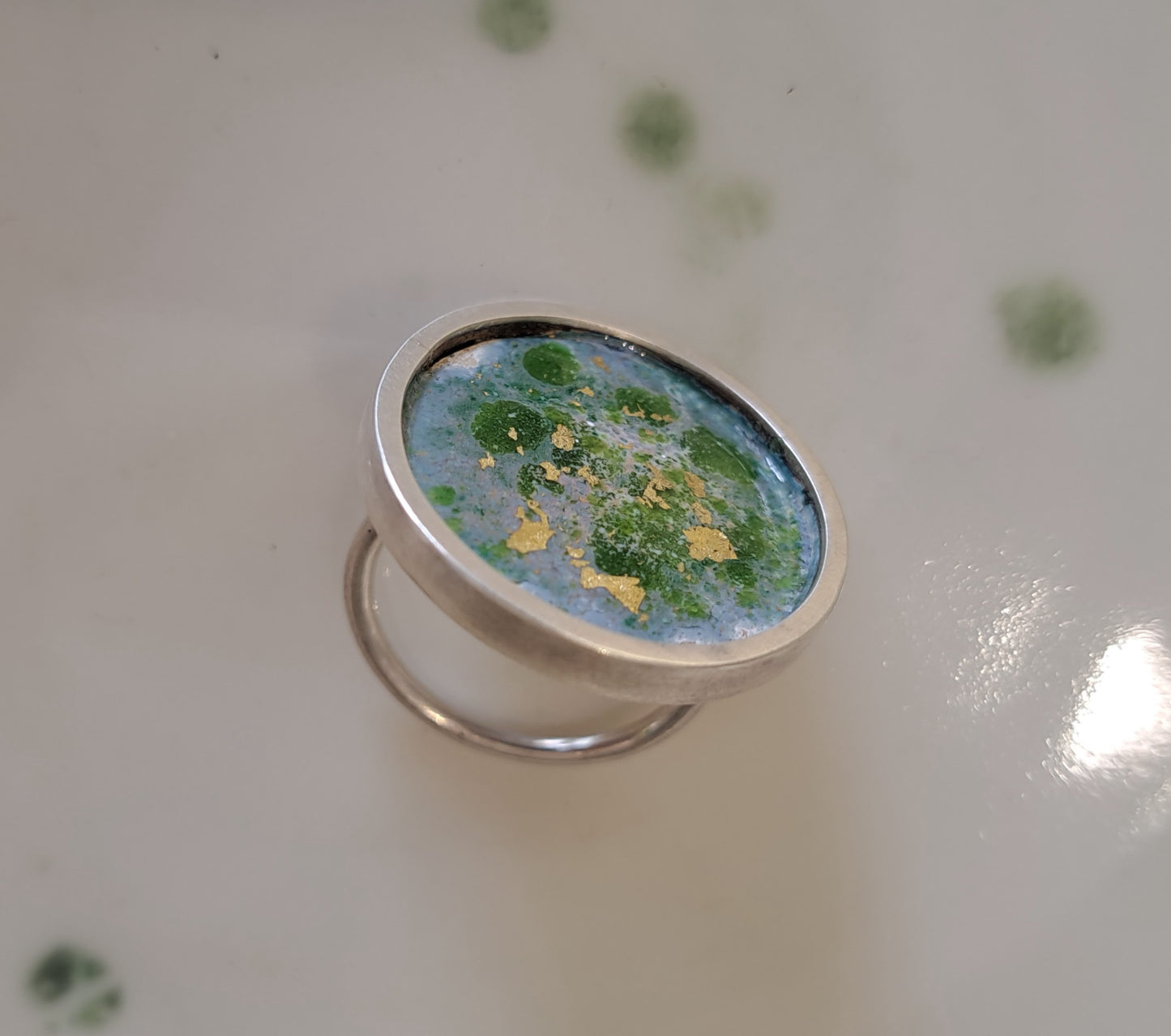 Carole Ramsden Silver - CR166 - Large enamelled silver pool ring with gold leaf