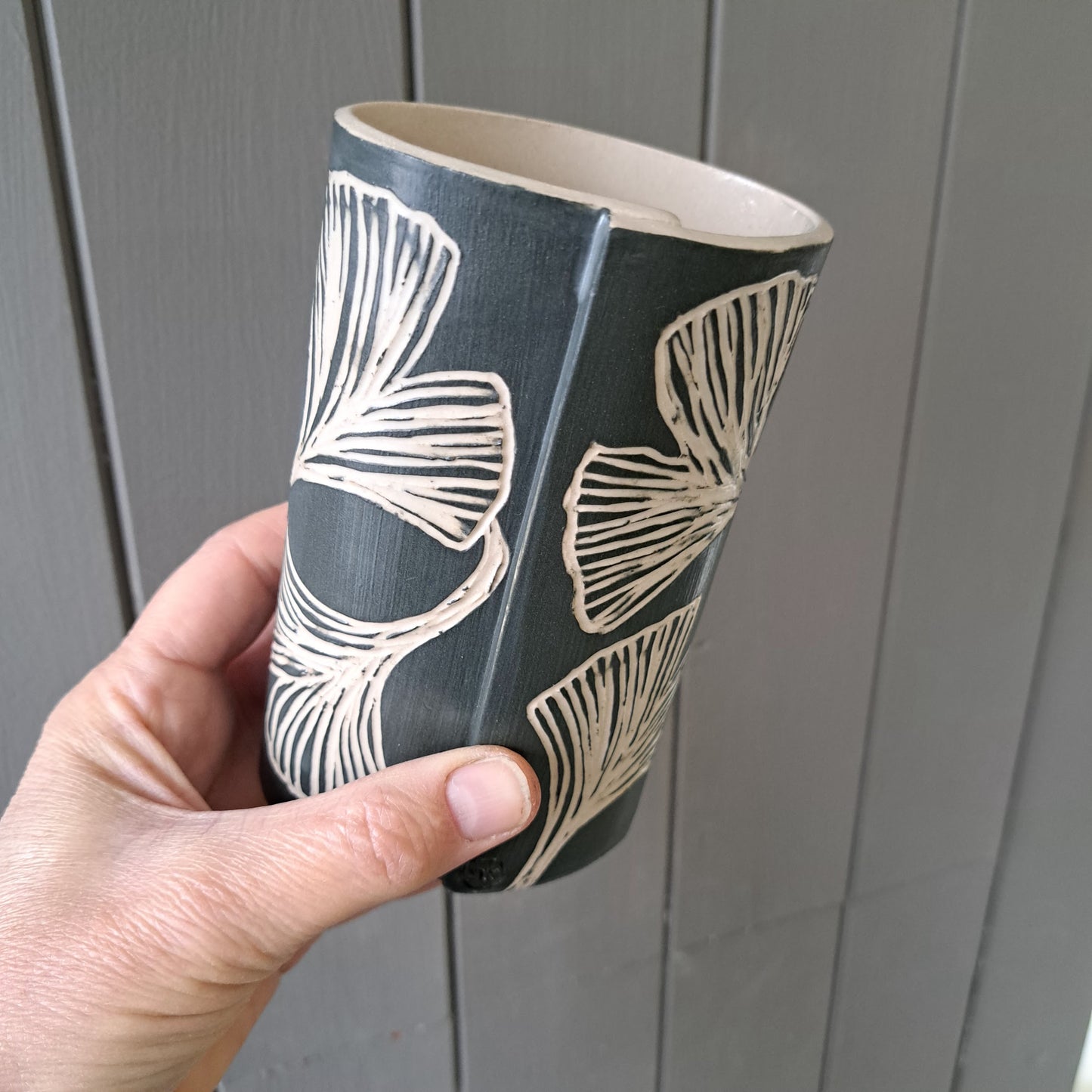 Natalie Elderton - Medium green/grey Gingko Leaf Cylinder Vase