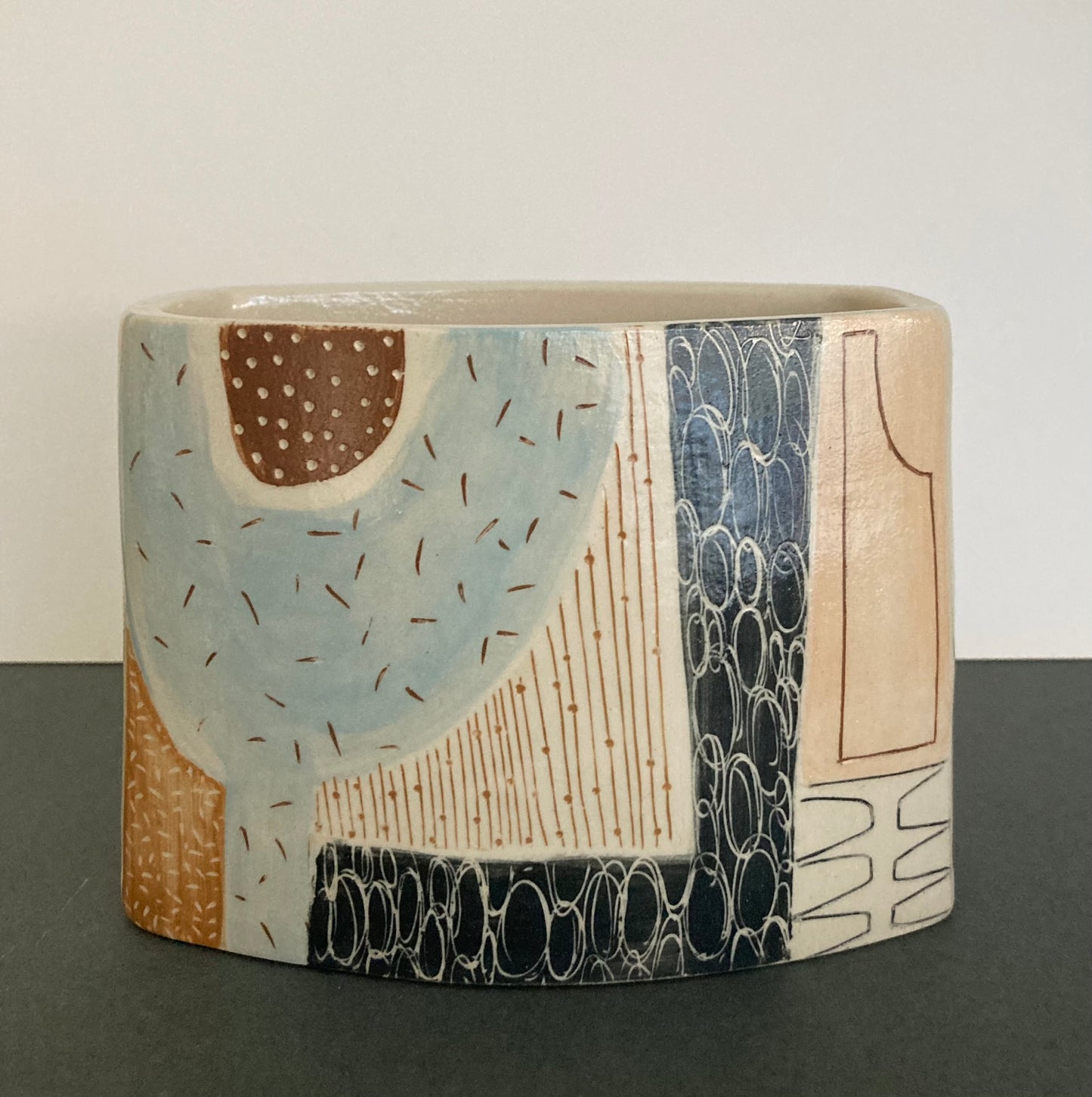 Anna-Marie Magson Vase Sgraffito Design - AM603