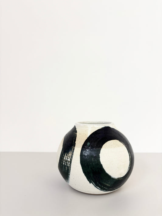 Danielle Pilling - Studio 9 Ceramics - Vessel HV