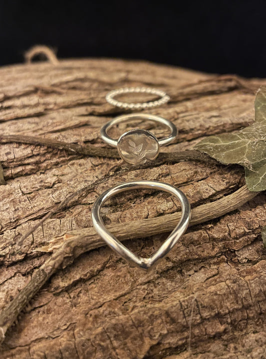 Anthea Peters - Stacking Leaf Rings