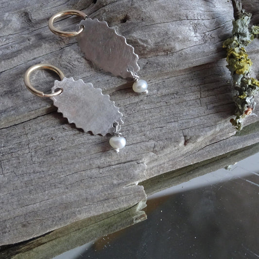 Louise Dwyer - Silver cloud pearl drop earrings