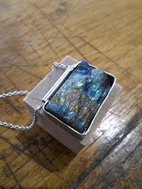 Carole Ramsden Silver - CR117 - Rectangle open back labradorite necklace