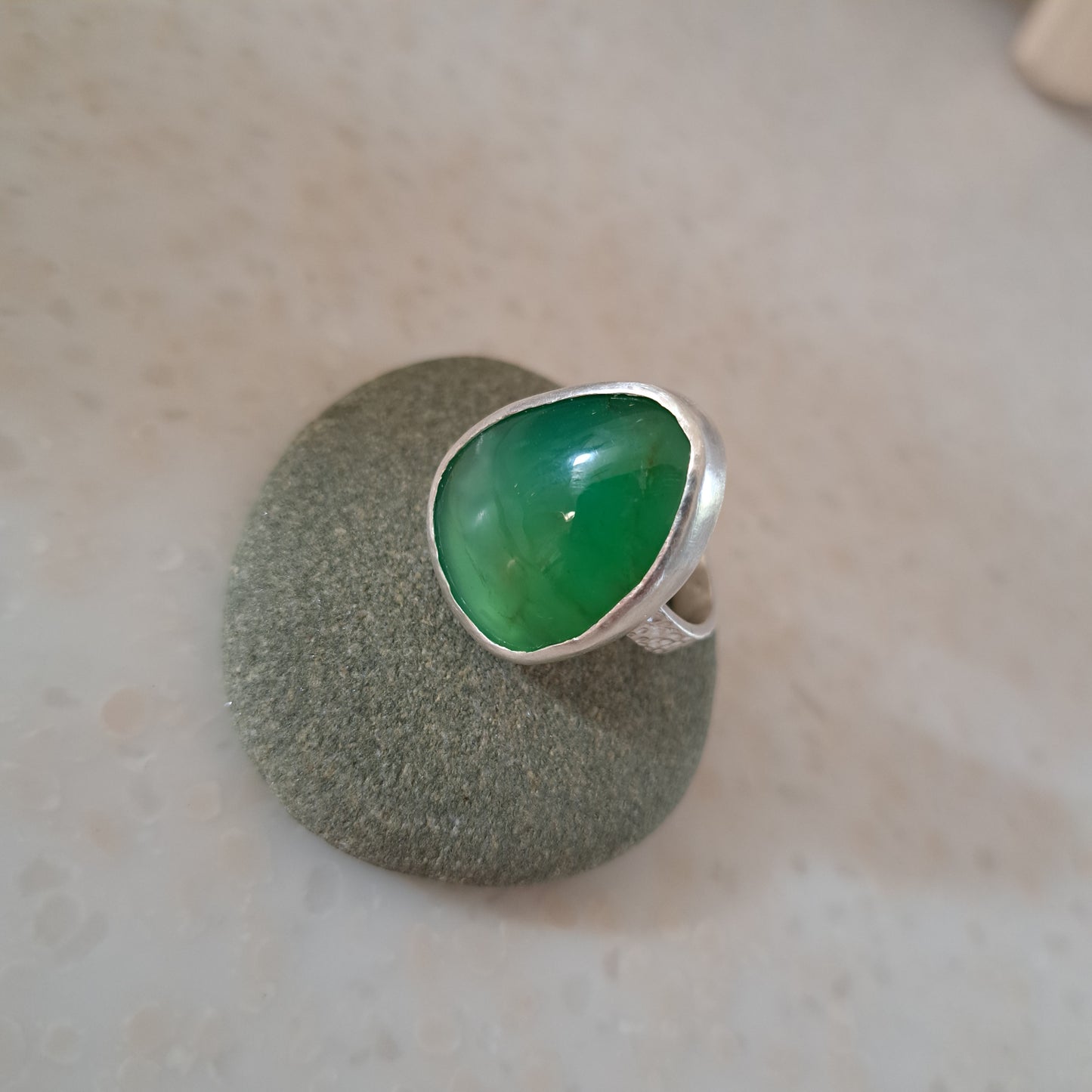 Carole Ramsden Silver - CR161 - Silver and chrysoprase freeform cabochon ring