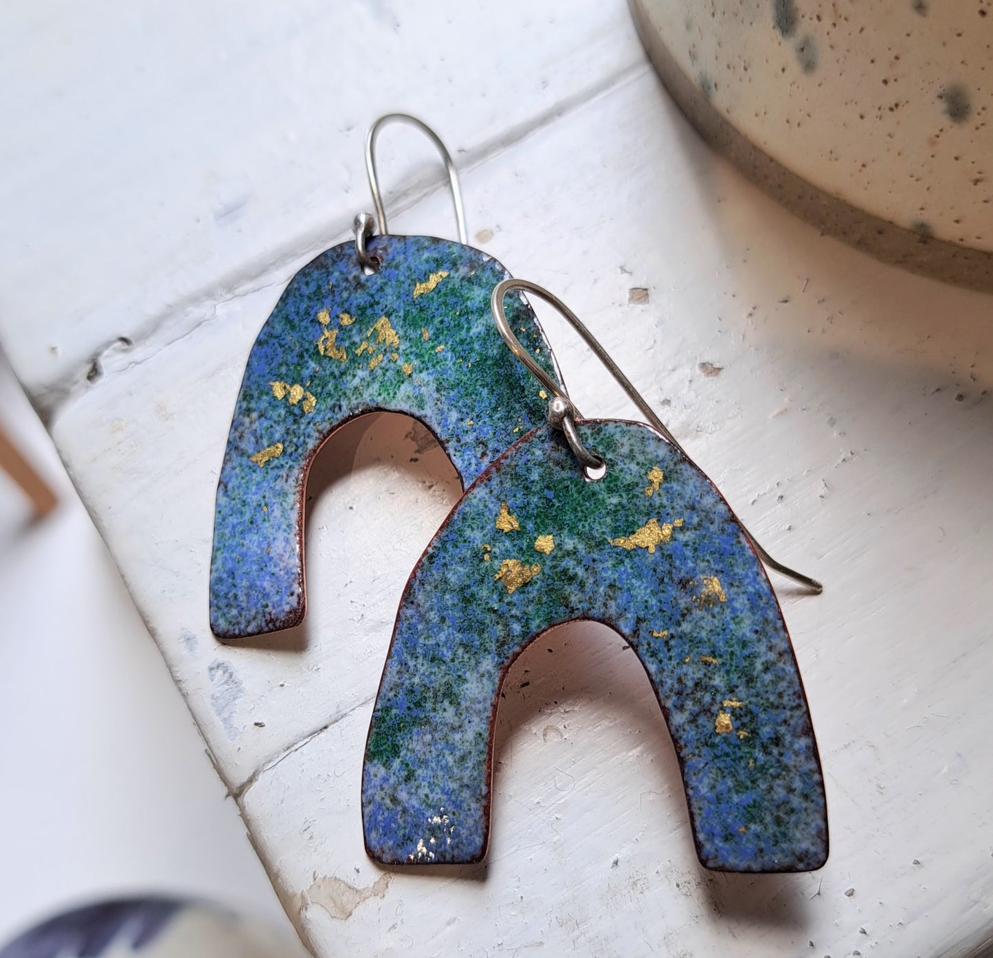 Carole Ramsden Silver - CR136 - Enamelled copper arch drop earrings