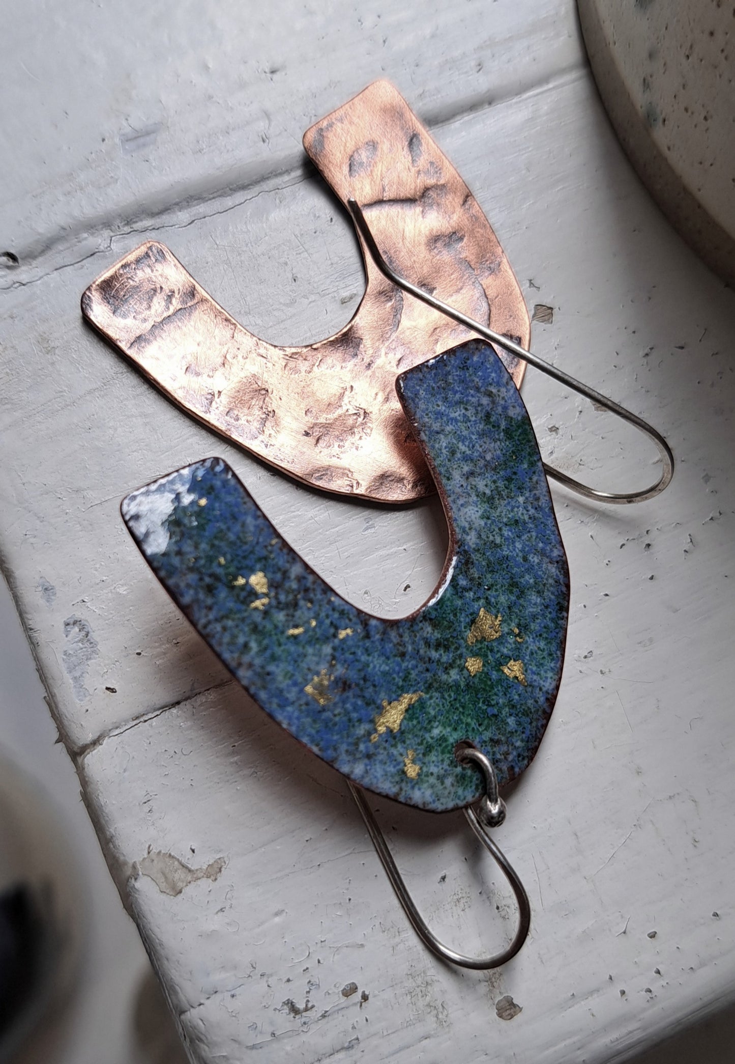 Carole Ramsden Silver - CR136 - Enamelled copper arch drop earrings