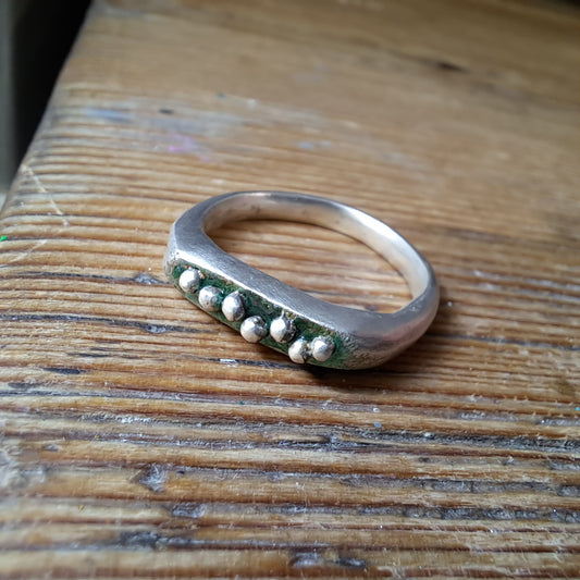 Carole Ramsden Silver - CR149 - Silver and green enamel granules ring