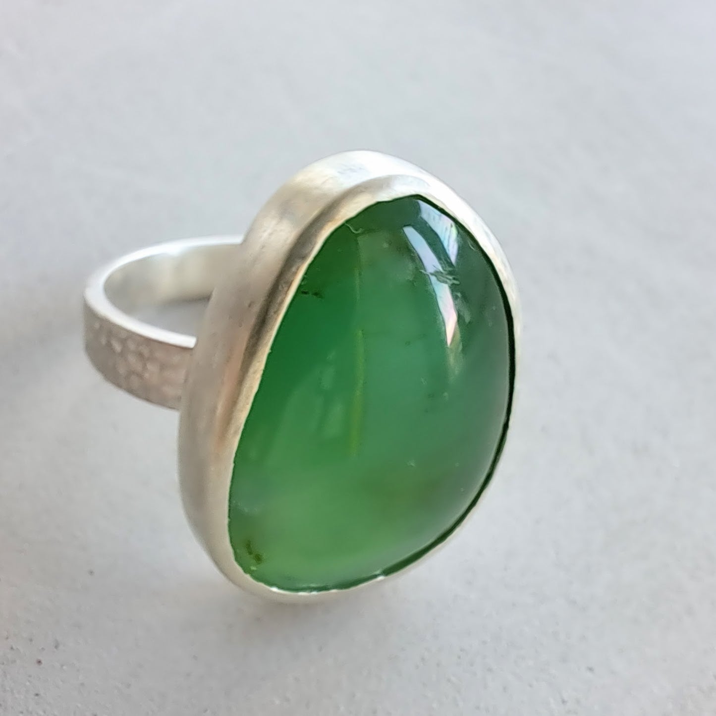 Carole Ramsden Silver - CR161 - Silver and chrysoprase freeform cabochon ring