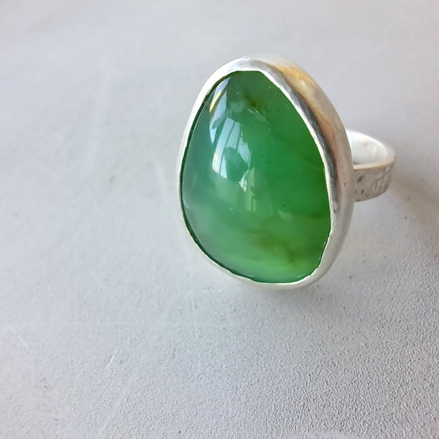 Carole Ramsden Silver - CR161 - Silver and chrysoprase freeform cabochon ring
