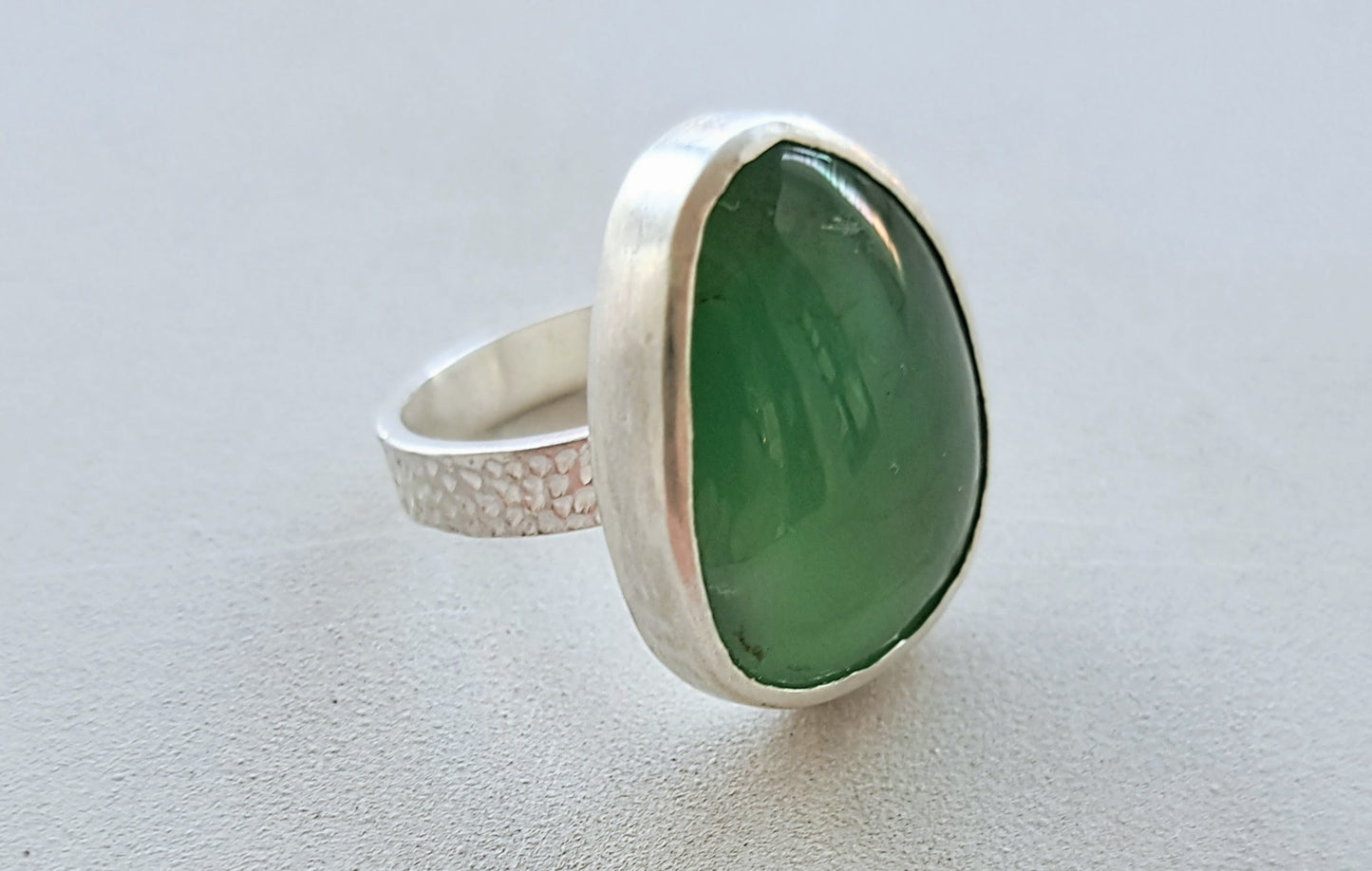 Carole Ramsden Silver - CR161 - Silver and chrysoprase freeform cabochon ring