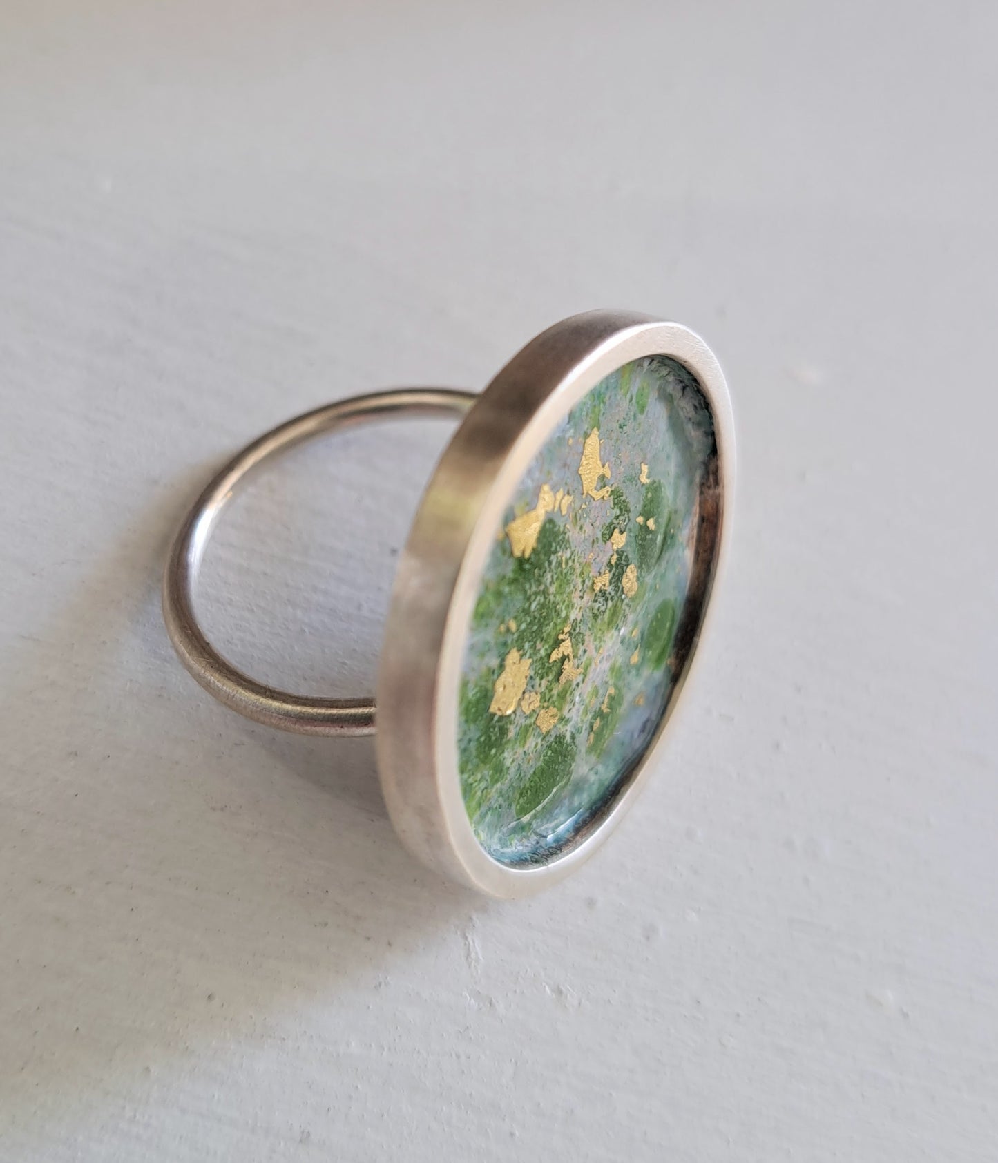 Carole Ramsden Silver - CR166 - Large enamelled silver pool ring with gold leaf