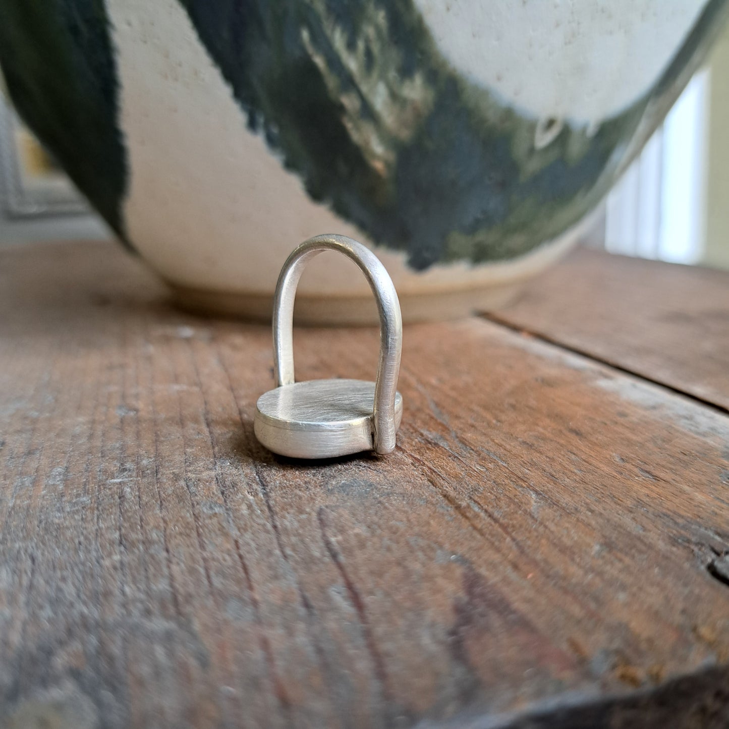 Carole Ramsden Silver - CR154 - Silver stirrup ring with beach pebble