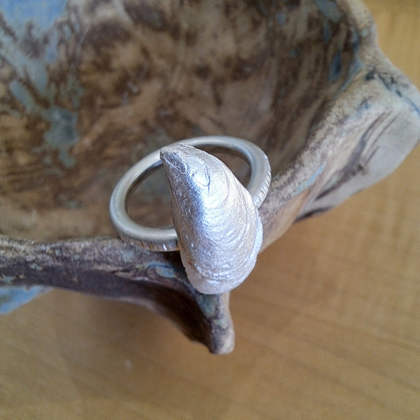 Carole Ramsden Silver - CR157 - Silver cast mussel shell ring
