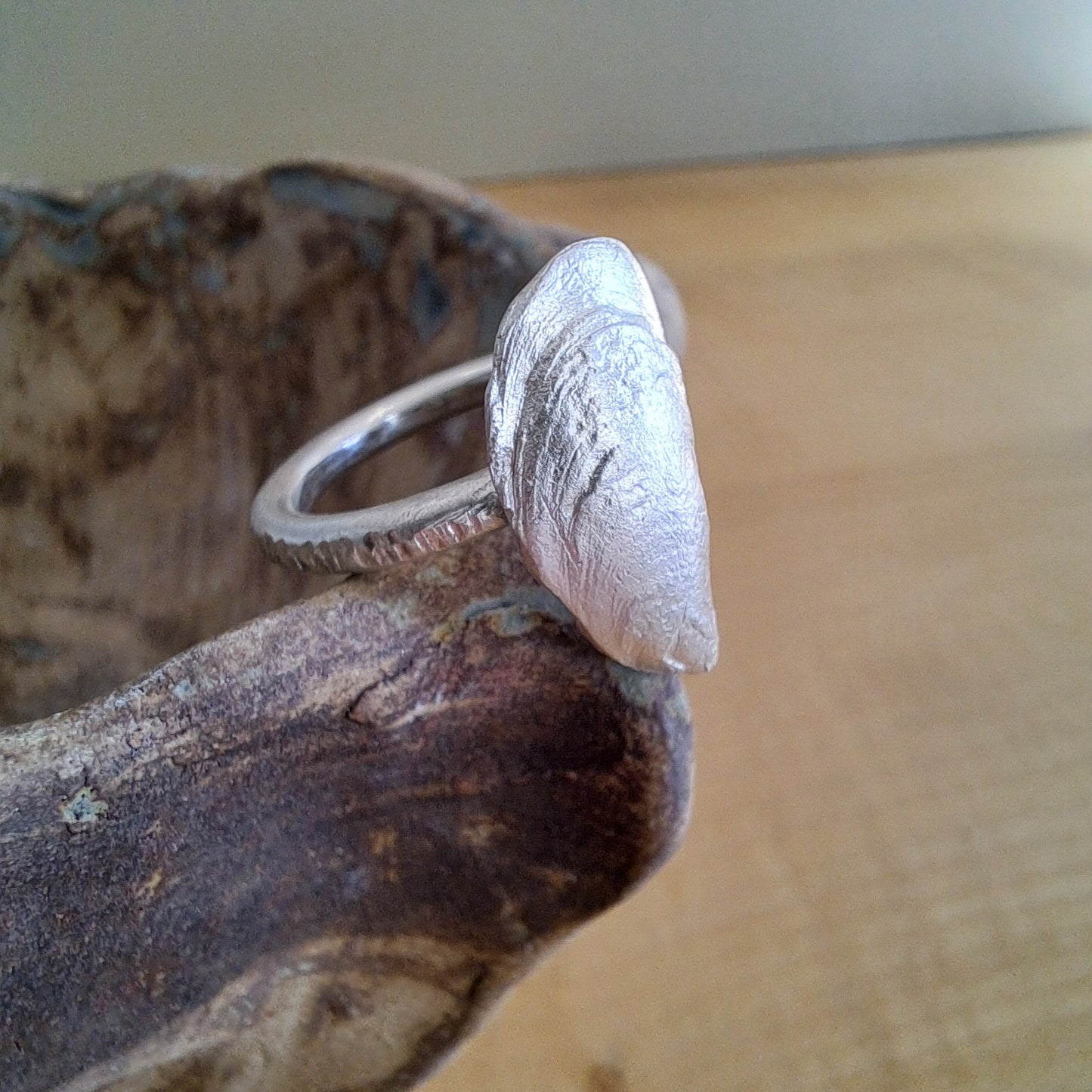 Carole Ramsden Silver - CR157 - Silver cast mussel shell ring