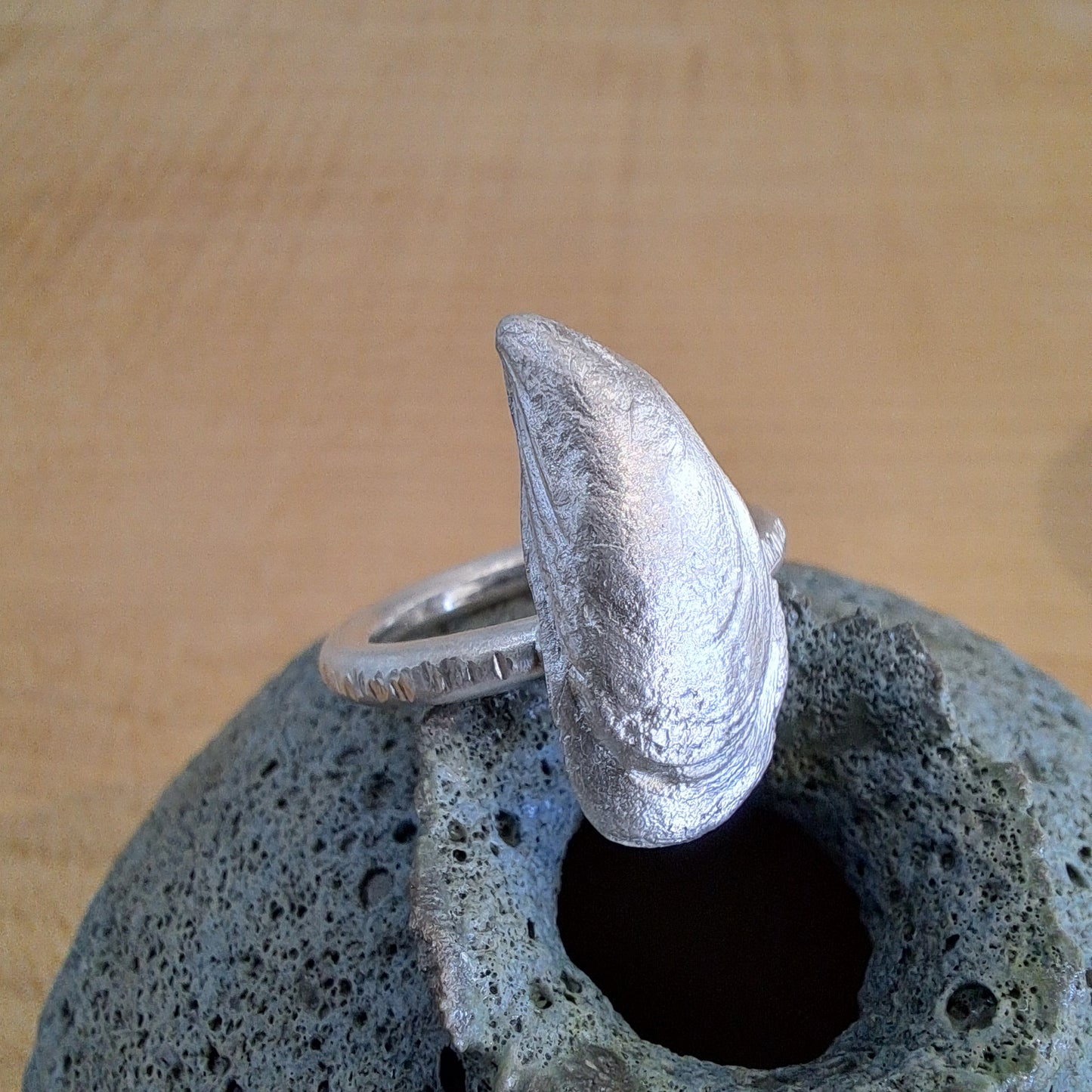 Carole Ramsden Silver - CR157 - Silver cast mussel shell ring