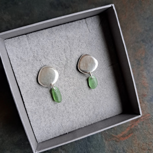 Carole Ramsden Silver - Silver pebble and sea glass earrings - Silver Challenge February