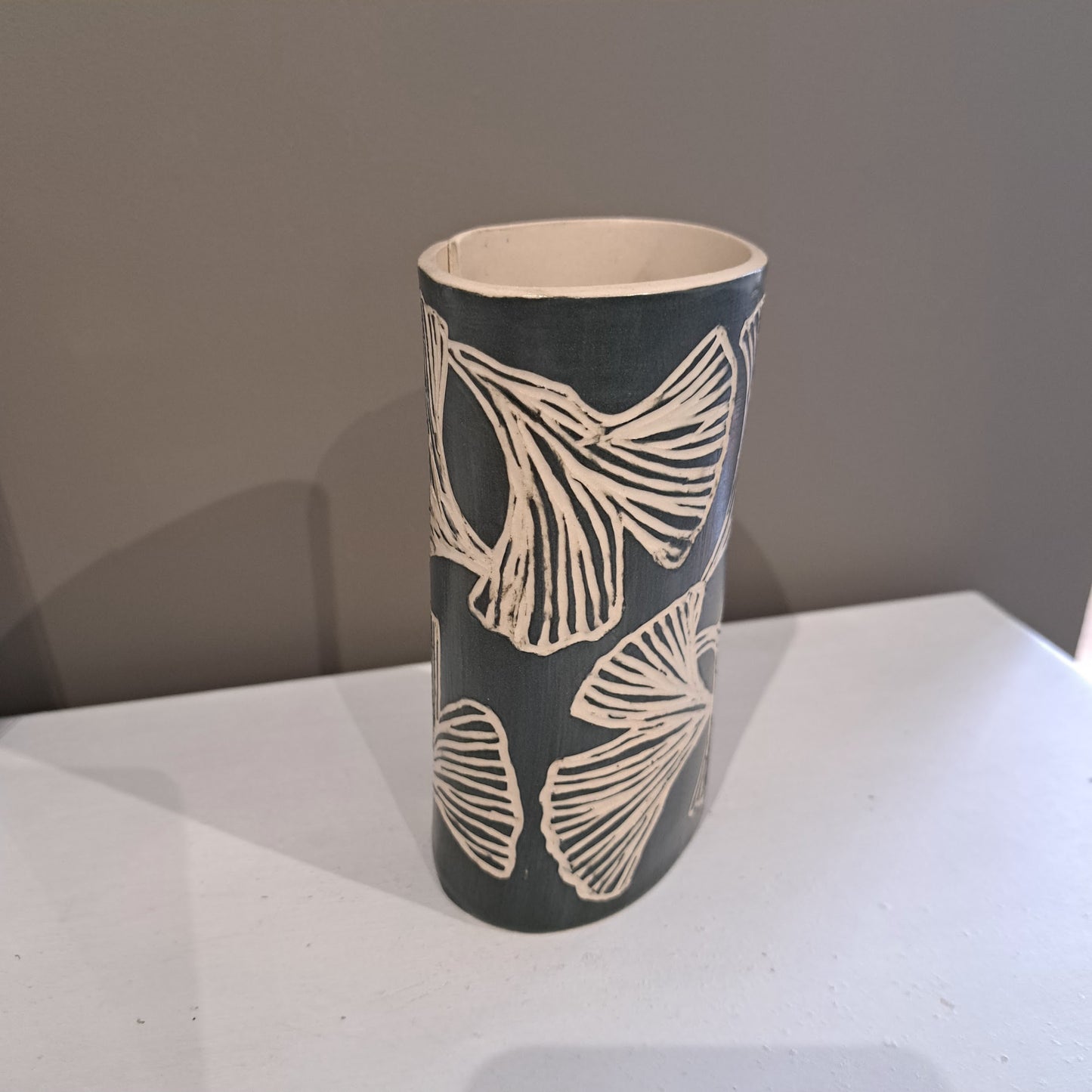 Natalie Elderton - Medium green/grey Gingko Leaf Cylinder Vase