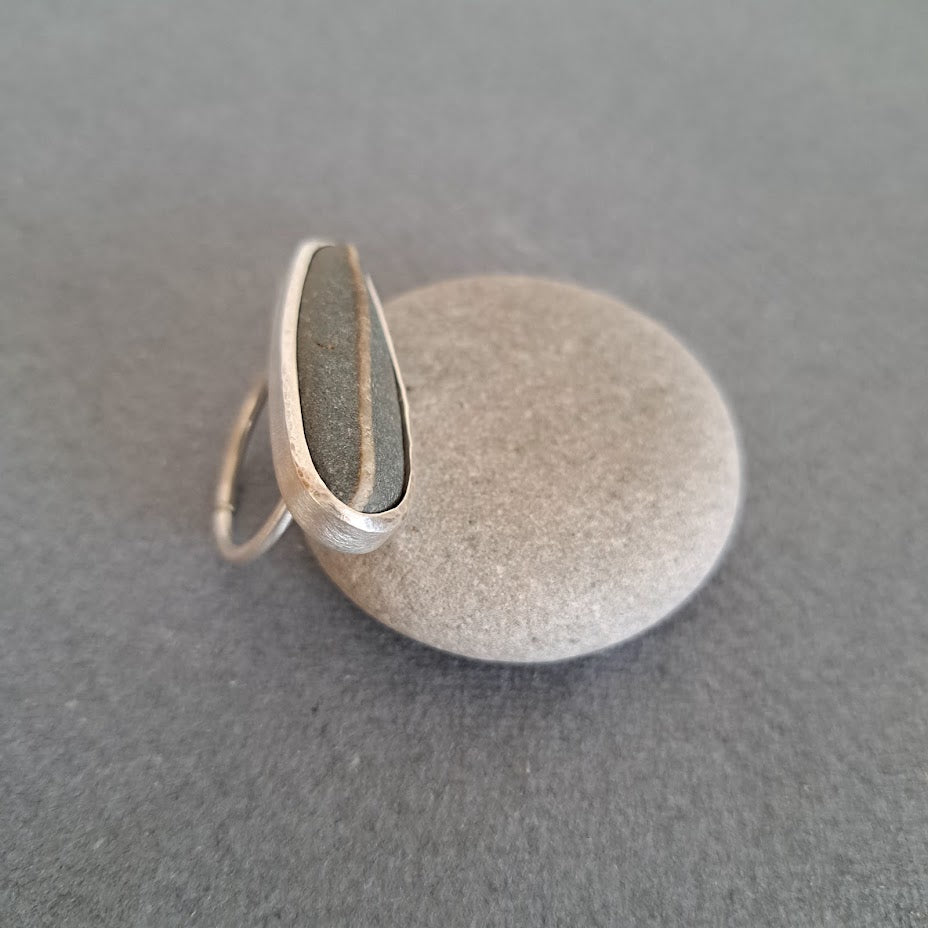 Carole Ramsden Silver - Basalt & quartz beach pebble statement ring