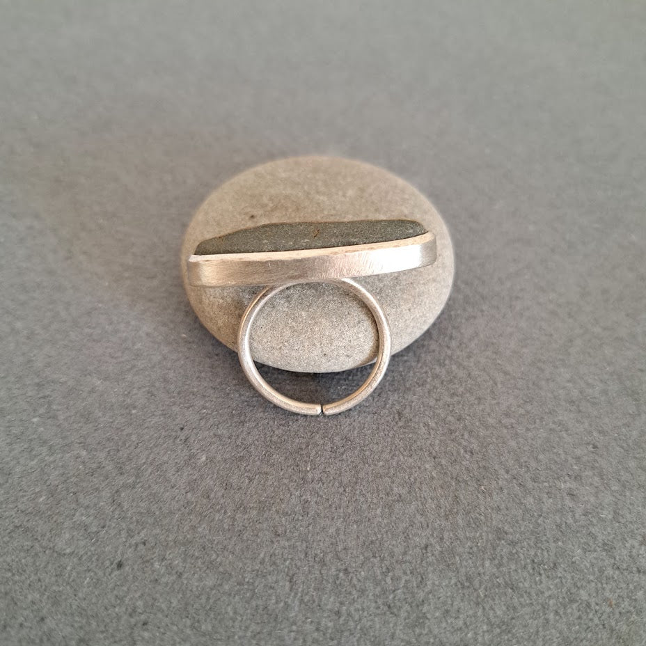 Carole Ramsden Silver - Basalt & quartz beach pebble statement ring