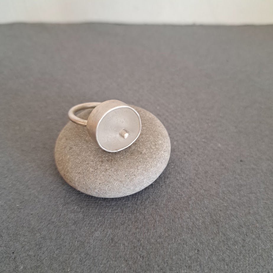 Carole Ramsden Silver - White sea glass riveted bezel ring