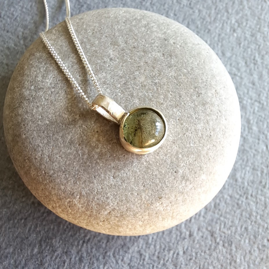 Carole Ramsden Silver - Melted milky green sea glass cabochon necklace