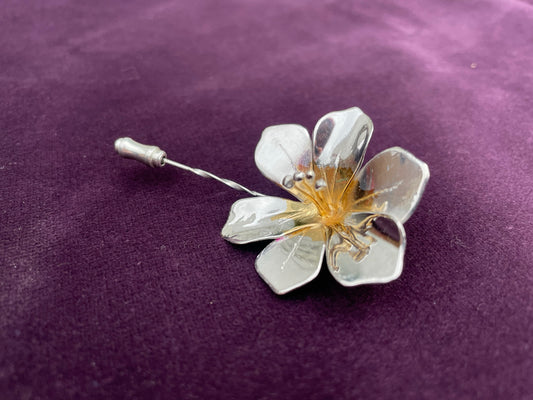 Anthea Peters - Snowdon Lily Brooch