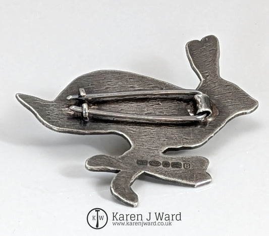 Karen J Ward - Harvey hare brooch KW3