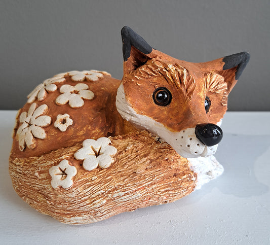Kate Ellis - Curled up Fox